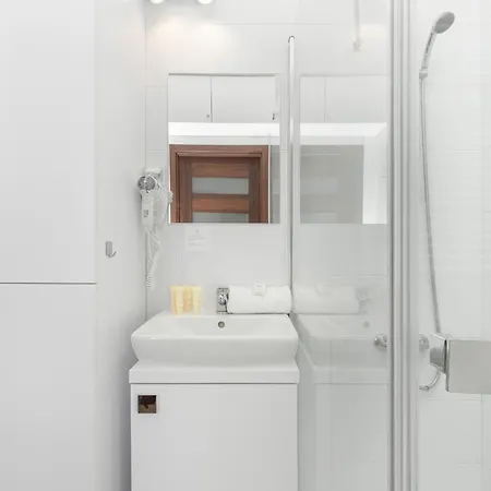 Cztery Oceany For 4 Guests With Balcony & Parking By Renters Apartment Gdansk