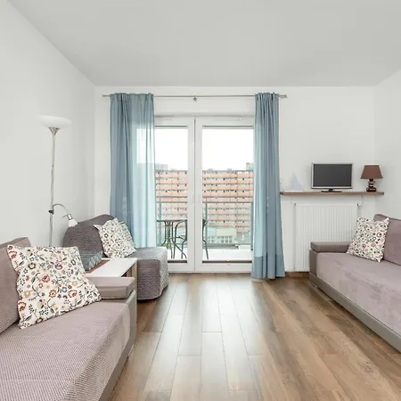 Apartment Cztery Oceany For 4 Guests With Balcony & Parking By Renters Gdansk