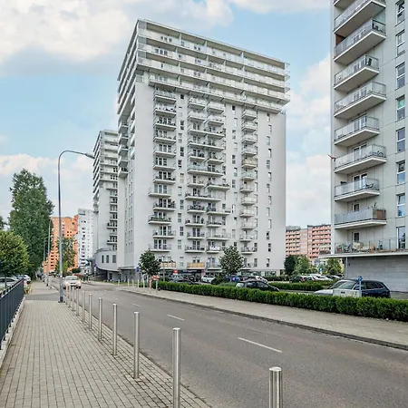 Cztery Oceany For 4 Guests With Balcony & Parking By Renters 아파트 *