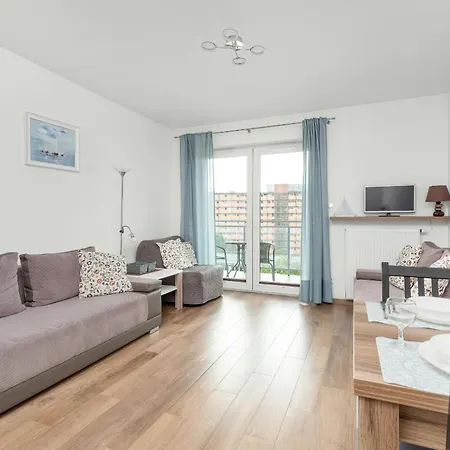 Cztery Oceany For 4 Guests With Balcony & Parking By Renters شقة