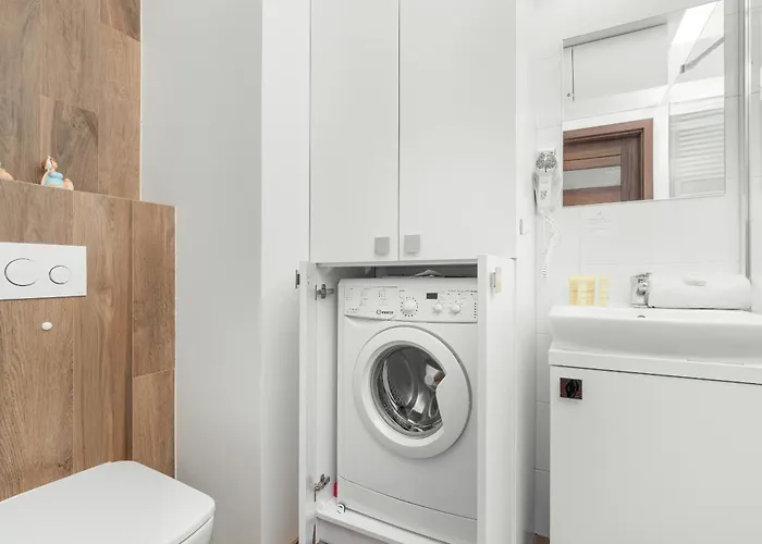 Cztery Oceany For 4 Guests With Balcony & Parking By Renters Appartement Gdańsk