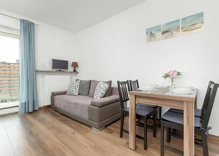 Cztery Oceany For 4 Guests With Balcony & Parking By Renters Appartement *